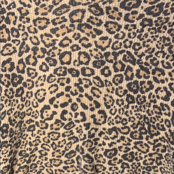 Leopard stretch knit top - Picture 3 of 7
